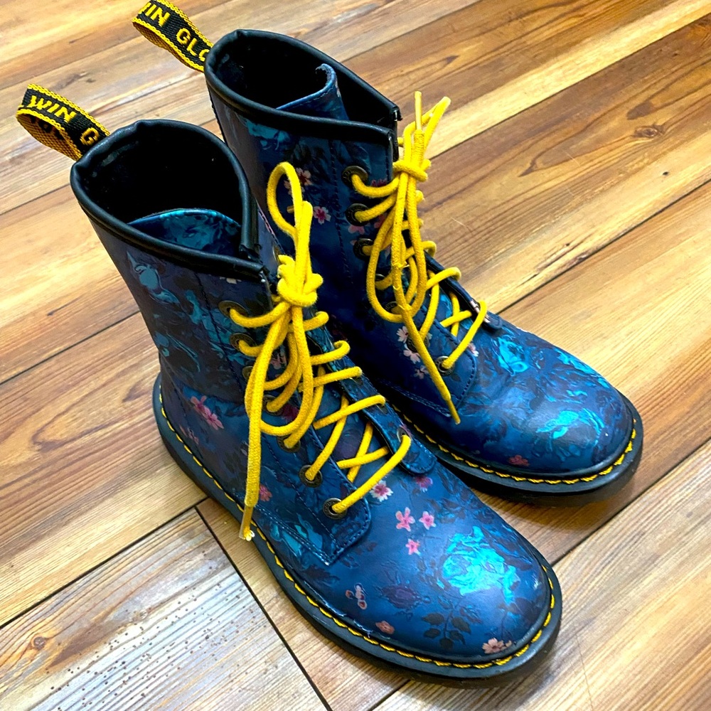 global win size 7 floral combat boots